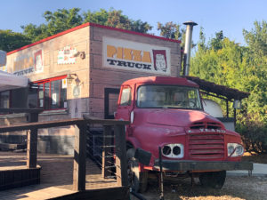 פיצריית פיצה טראק בקיבוץ דפנה